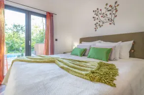 First floor villa with pool, surrounded by greenery - Image 3