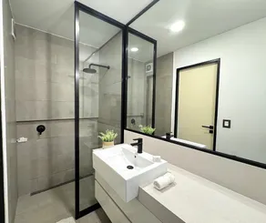 Aparts4Days with maid service 1 Bedroom Apartment - Image 5