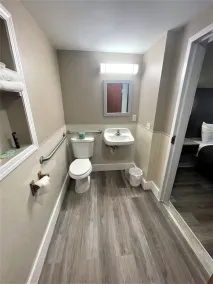 Shangri La Motel - Image 2