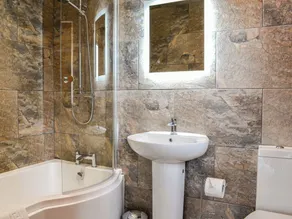 4 bedroom accommodation in Carlisle - Image 5