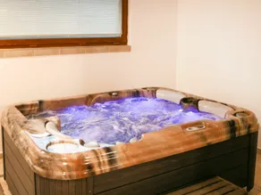 Villa indipendente con vasca idromassaggio, piscina privata, WIFI, TV, terrazza, animali ammessi - Image 4