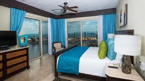 2 Bedroom Oceanfront Penthouse with Resort Amenities - Image 5