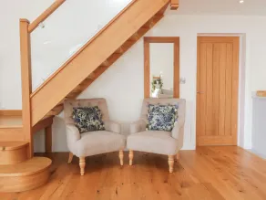 BILSHAM MEADOWS, family friendly, luxury holiday cottage in Aust - Image 2