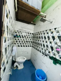 RR GUEST HOUSE - Image 4