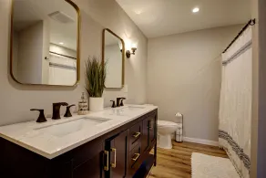 North Star Retreat: Fully Renovated, Duplex-Style Cabin on Beautiful Somo Lake - Image 3