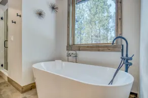 The Retreat - Meredith Lodging - Image 3