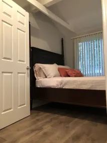 Mysigt bungalowhus vid sjön - Image 3