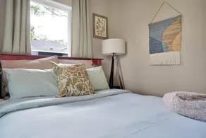 Tranquil Avondale Home, Walkable to Food & Shops! - Image 3