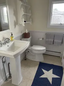 Charming 2 bedroom, 2 bath home with water views and steps to private beach - Image 2