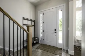 Clean, modern, golf course home w/ incredible mtn views, close to hike/golf/ski. - Image 2