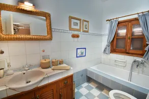 Traditionelle Villa Seagullstone mit Privatstrand und herrlicher Aussicht - Image 3