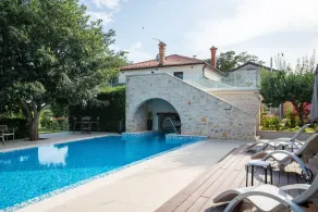 Villa Elise with Pool - Image 2