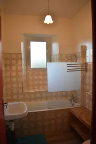 Casa con gran jardín - Image 2