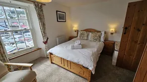 Hillside Cottage - Image 5