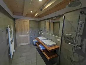 Comfortable chalet to feel at home right on the ski slope - Image 5