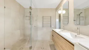 208 Marine Parade - Snapper Rocks / Rainbow Bay Beachfront - Image 4