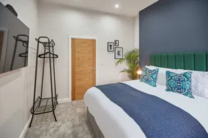 Host & Stay - Green View - Image 5