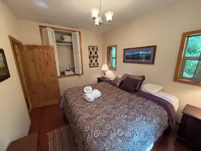 Peaceful newly renovated 1 bdrm cottage near owner occupied deep water lake home - Image 4