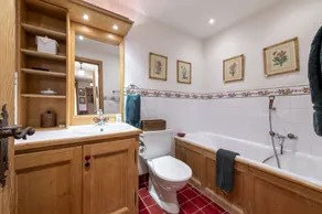 Charming centrally located apartment - Image 2