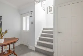 Spacious 6 Bedroom House in Maidenhead Windsor - Image 2