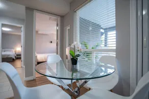 1 bedroom & parking Great Vancouver - Image 4
