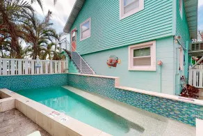 2nd-floor condo with heated pool - walk to beach/Bridge Street - Image 5