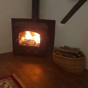 Spacious Country House for 8 near Olot Remote Work & Nature Escape - Image 2