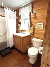 Lake Community Cottage - Image 4