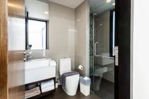 Provides with modern furnitures and private pool under Banyan Tree brand. - Image 5