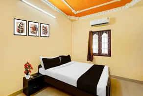 Deluxe Sree Residency - Image 5