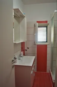 Apartment Antonio at beach in Ravnice, Omiš - Image 2