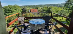 Holiday home with a beautiful panorama and a large garden - Image 4
