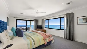 FRONT DE LA PLAGE AVEC PISCINE, VUE MER, WIFI ET FOXTEL - Image 4