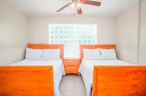 Hidden Paradise 3bed/3bath single family home with open water views & dockage - Image 5