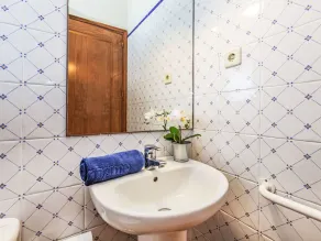 Stunning  villa for 6 guests with WIFI, TV, patio, pets allowed and panoramic view - Image 5