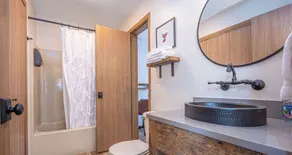 REMODELED! 2B/2B, Deck off10th GOLF Green, Dog Friendly, Pool, WIFI, in Resort! - Image 3