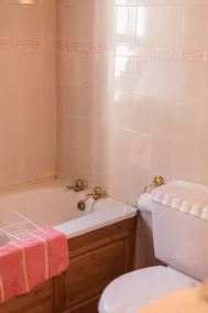 Angelas Farmhouse Lauragh by Trident Holiday Homes - Image 4