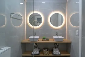 Nisimos Modern Apartment - Image 2