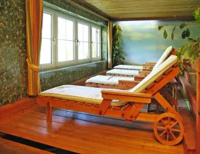 Apartment with terrace and spa access - Image 4