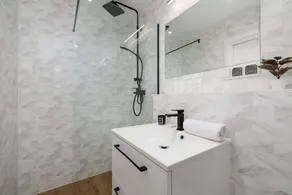 Apartment in Krakow with parking and balcony by Noclegi Renters - Image 3