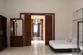 Beautiful 11 Bedroom Mansion near the Old City - Image 2