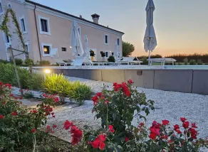 Luxurious suite in manor house with pool in central Marche region - Image 5