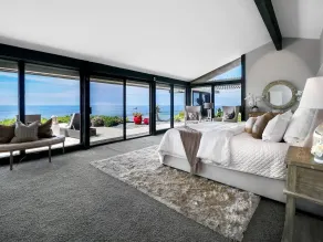 California Dream Bluff home on over an acre of flat land & the water @ your feet - Image 2