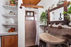 Vacation Home 'Rosalía' with Sea View, Terrace & Wi-Fi - Image 2
