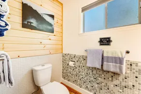 3-story home w/private pool table, game room, heated pool, private lake access - Image 4