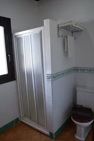 2 bedroom apartment - Image 3