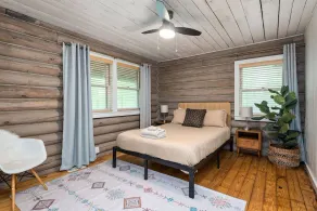 Secluded Cabin ~ 30 Minutes to Downtown Nashville or Downtown Franklin ~ Fire Pit ~ Family Fun! - Image 3