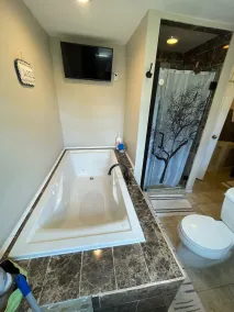 2-bedroom residential home with pool 30 mins from NYC and Beaches - Image 4