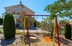 Stunning Apartment In Rasopasno With Wifi - Image 2