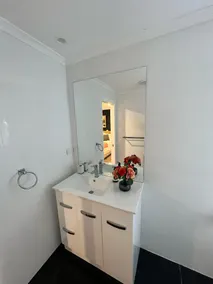 Cottage in country setting - Image 3